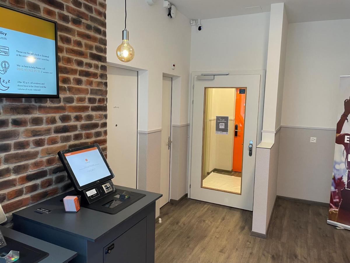 Easyhotel Zuerich Limmatplatz Екстериор снимка